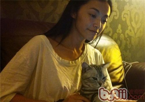 怀孕妈妈女和宠物猫怎么共处