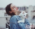 温顺小天使，抱猫技巧大公开